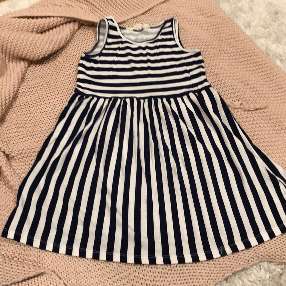 H&M dress 6-8Y (kdr2)